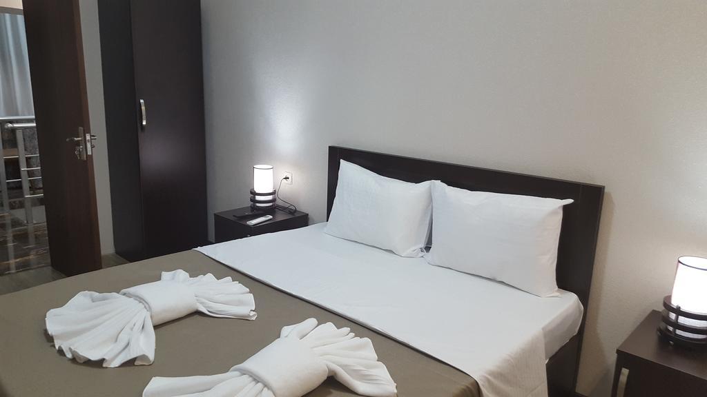 Nino'S Hotel On Tsamebuli 第比利斯 外观 照片