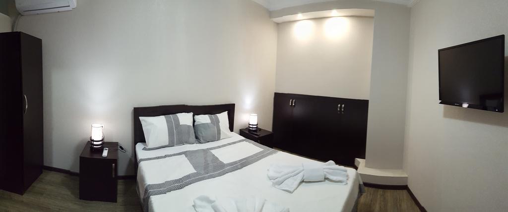 Nino'S Hotel On Tsamebuli 第比利斯 外观 照片